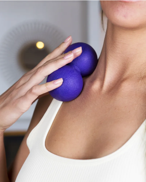 Массажный мяч "арахис" "Massage Ball" (цвет фиолетовый) - фото 2 - id-p113988621