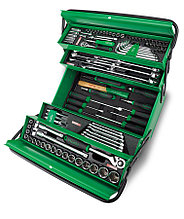 Наборы инструментов в металлических ящиках