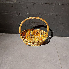 Маленькая Плетенная Подарочная Корзина для конфет, сухофруктов. Размер 29 см. Корзины. Цвет - золотой.