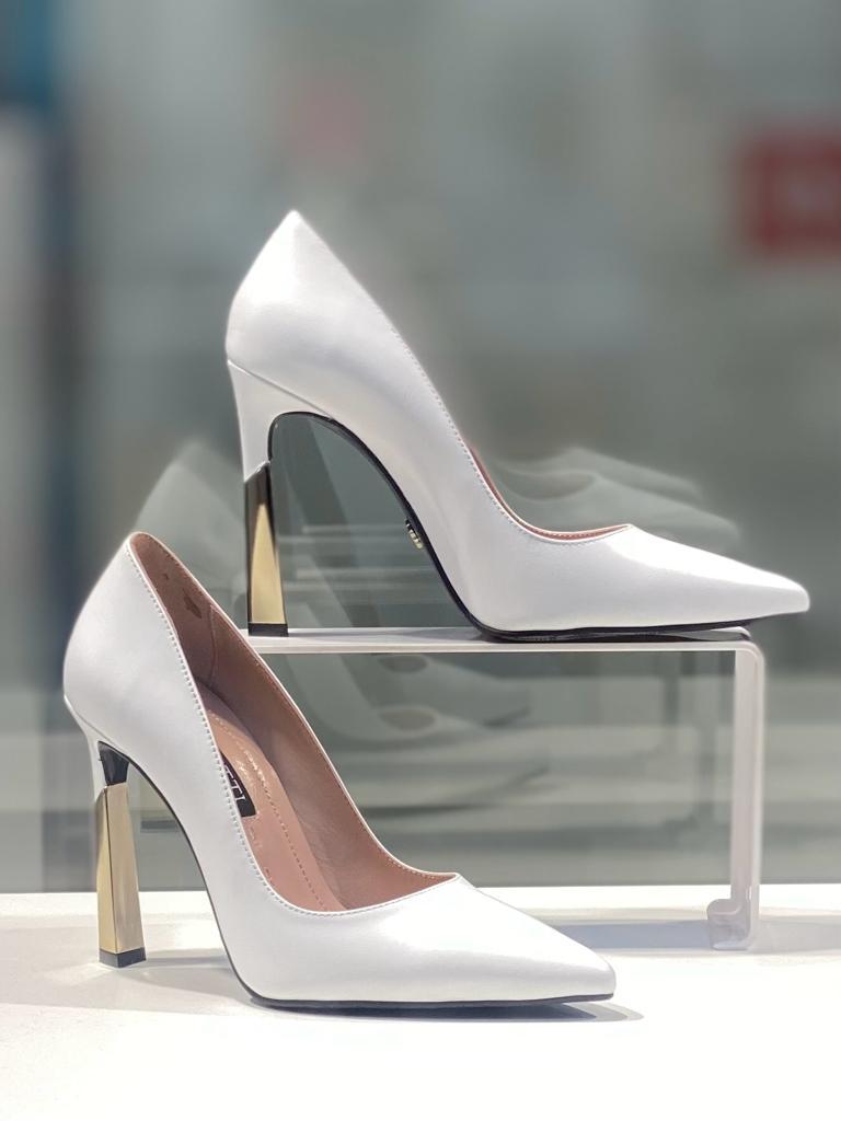 Туфли белого цвета на высоком каблуке "Paoletti". Женская обувь новая коллекция весна 2024.