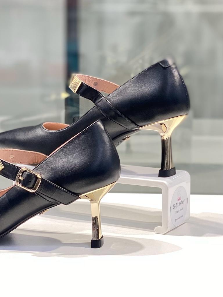 Туфли кожаные черного цвета с ремешком в Алматы. Модная женская обувь. - фото 6 - id-p114035927