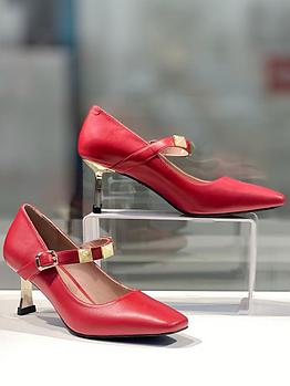 Женские туфли "Paoletti" кожаные красного цвета в Алматы. Весна 2024.