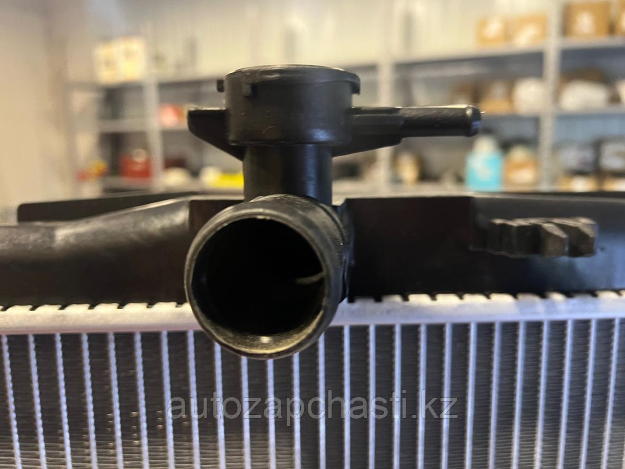 Радиатор охлаждения двигателя на Lexus ES350 (JPR0147) - фото 5 - id-p114036036