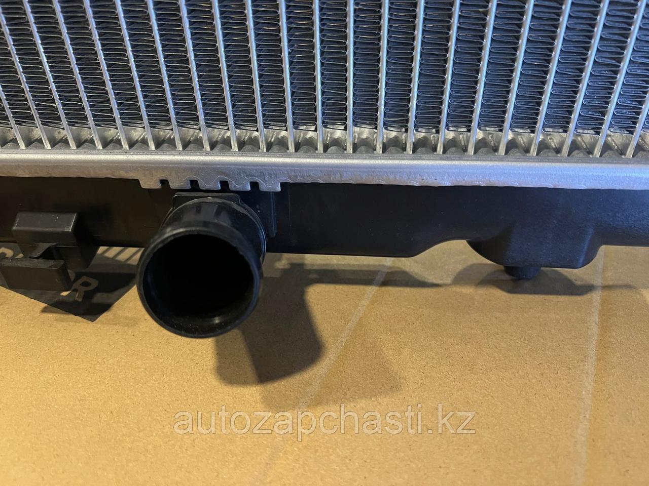 Радиатор охлаждения двигателя на Lexus ES350 (JPR0147) - фото 8 - id-p114036036
