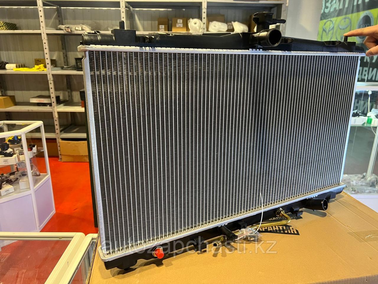 Радиатор охлаждения двигателя на Lexus ES350 (JPR0147) - фото 1 - id-p114036036