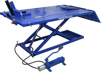 Подъемник для мото и квадроциклов с пневмоприводом и управлением ногой, г/п 680 кг NORDBERG N4M4