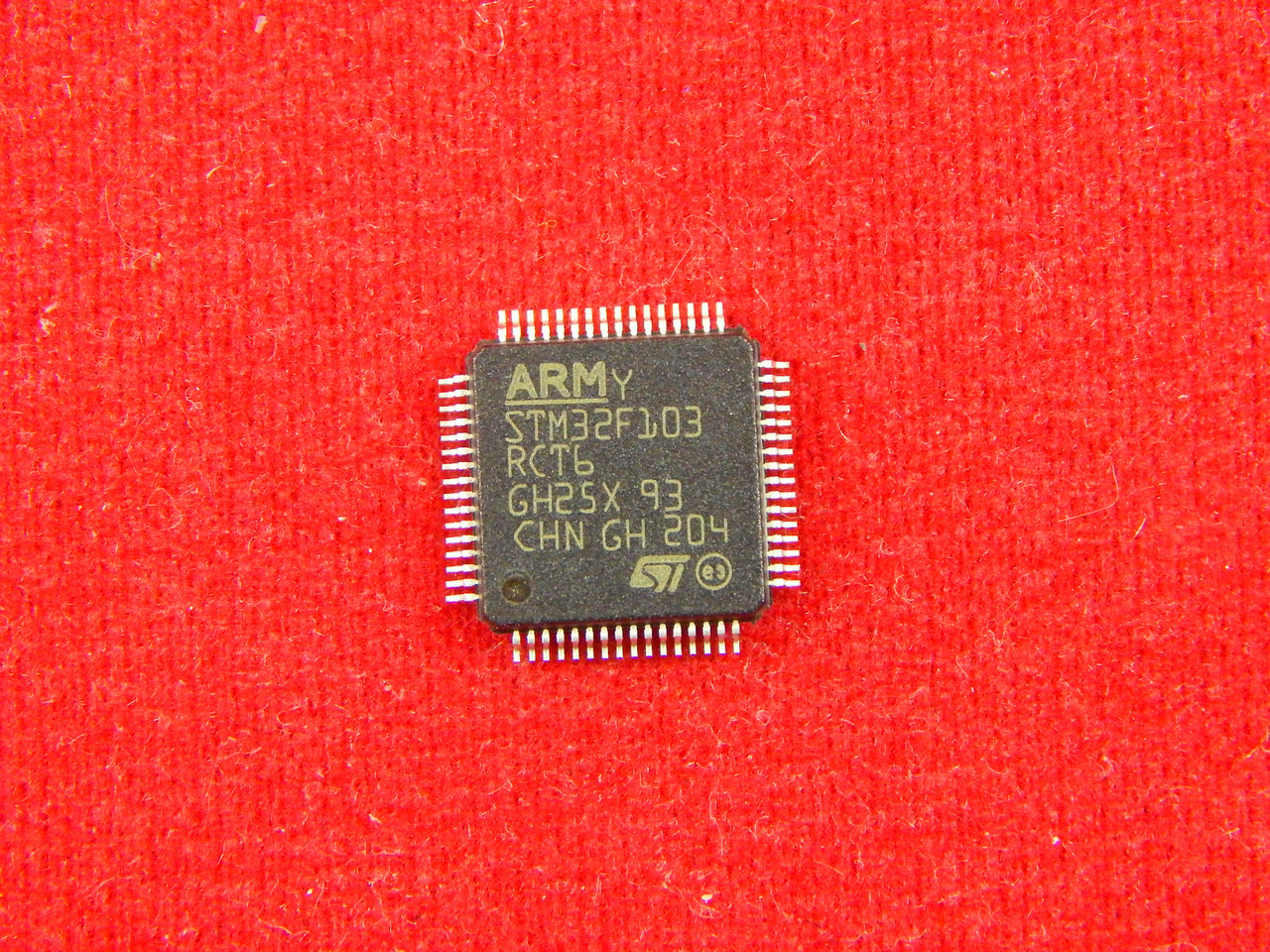 STM32F103RCT6, Микроконтроллер 32-Бит, Cortex-M3, 72МГц, 256КБ Flash, USB, CAN [LQFP-64] - фото 1 - id-p114074027