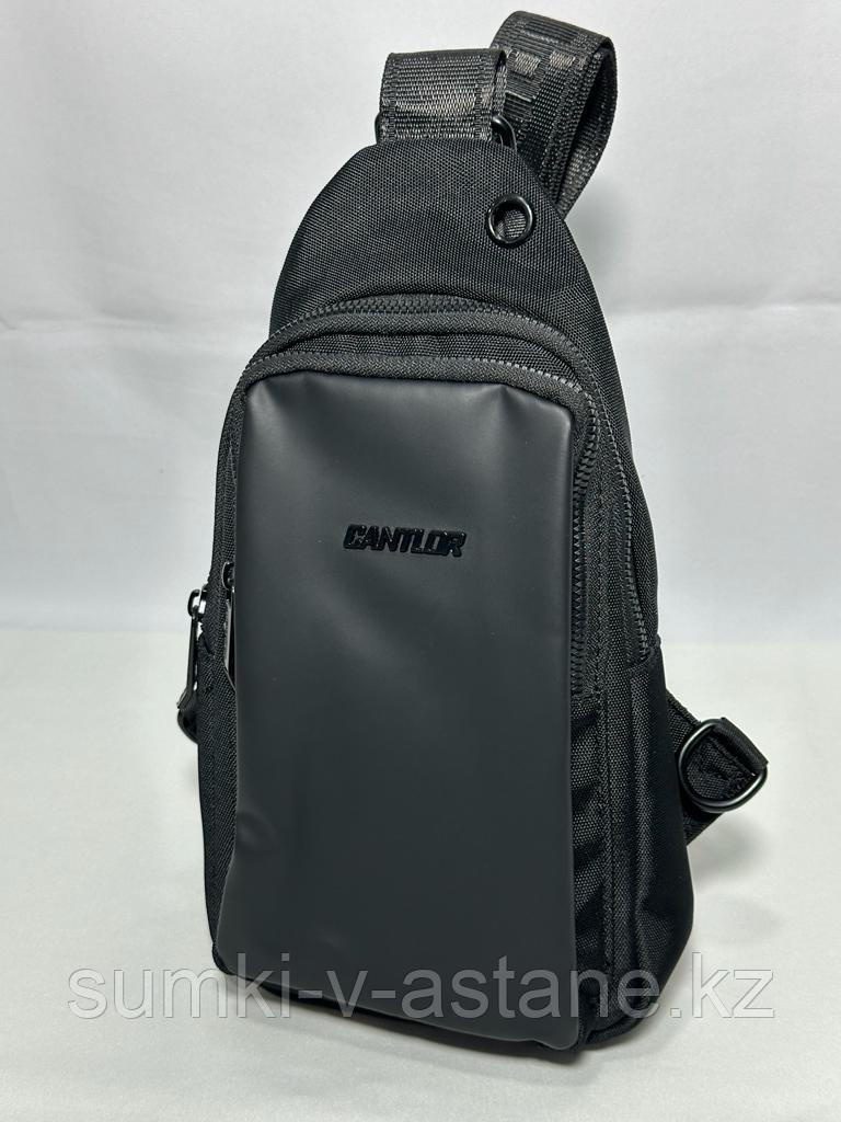 Мужская сумка-кобура-рюкзак на одной лямке "Cantlor". Высота 27 см, ширина 15 см, глубина 7 см.