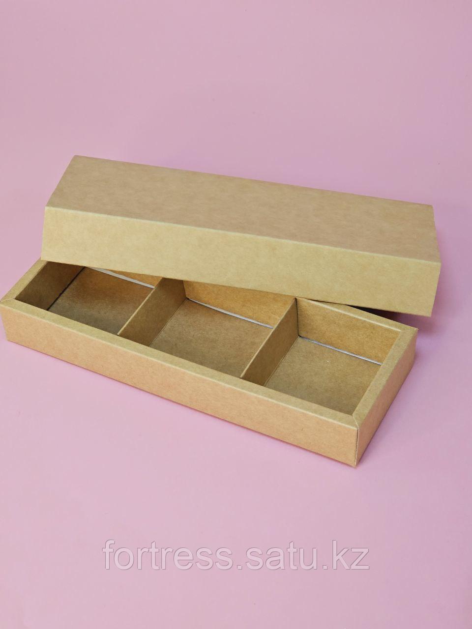 Коробка пенал с разделителем на 3 ячейки 22,5*8,5*3см крафт - фото 1 - id-p87106415