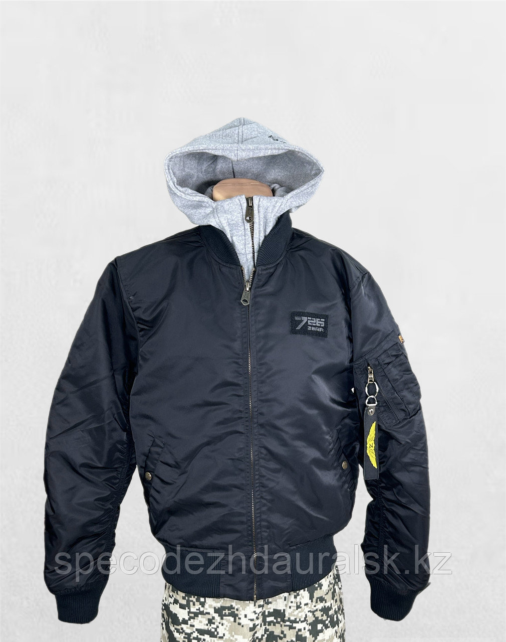 Мужская зимняя куртка-бомбер MA1 N2B - фото 1 - id-p114178947