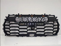 Решетка радиатора на Toyota Tundra 2021-по н.в дизайн OFF ROAD