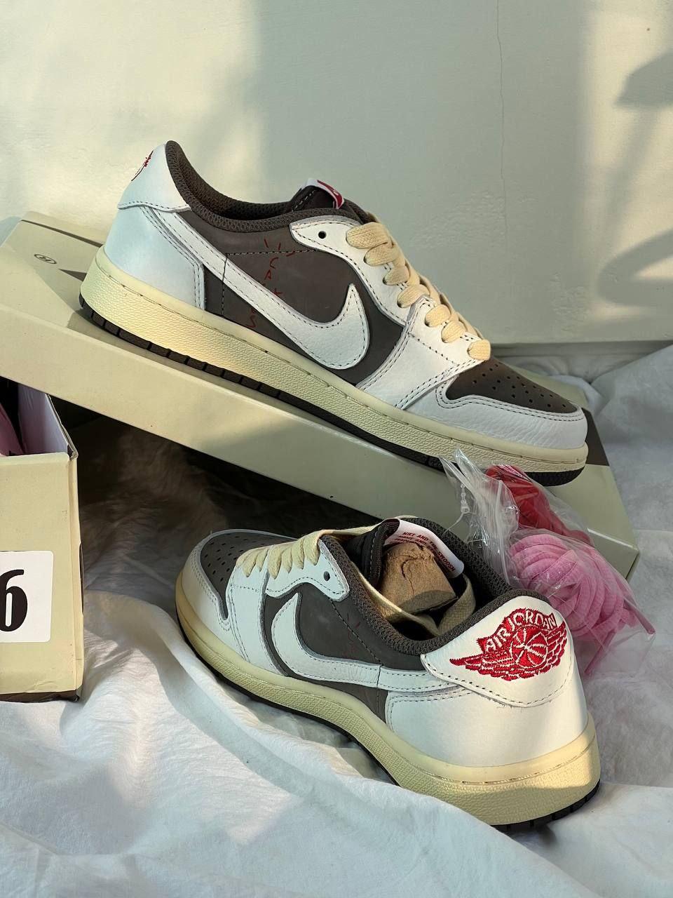 E Кроссовки Nike Air Jordan 1 Low OG из коллаборации с Travis Scott - фото 3 - id-p114224323