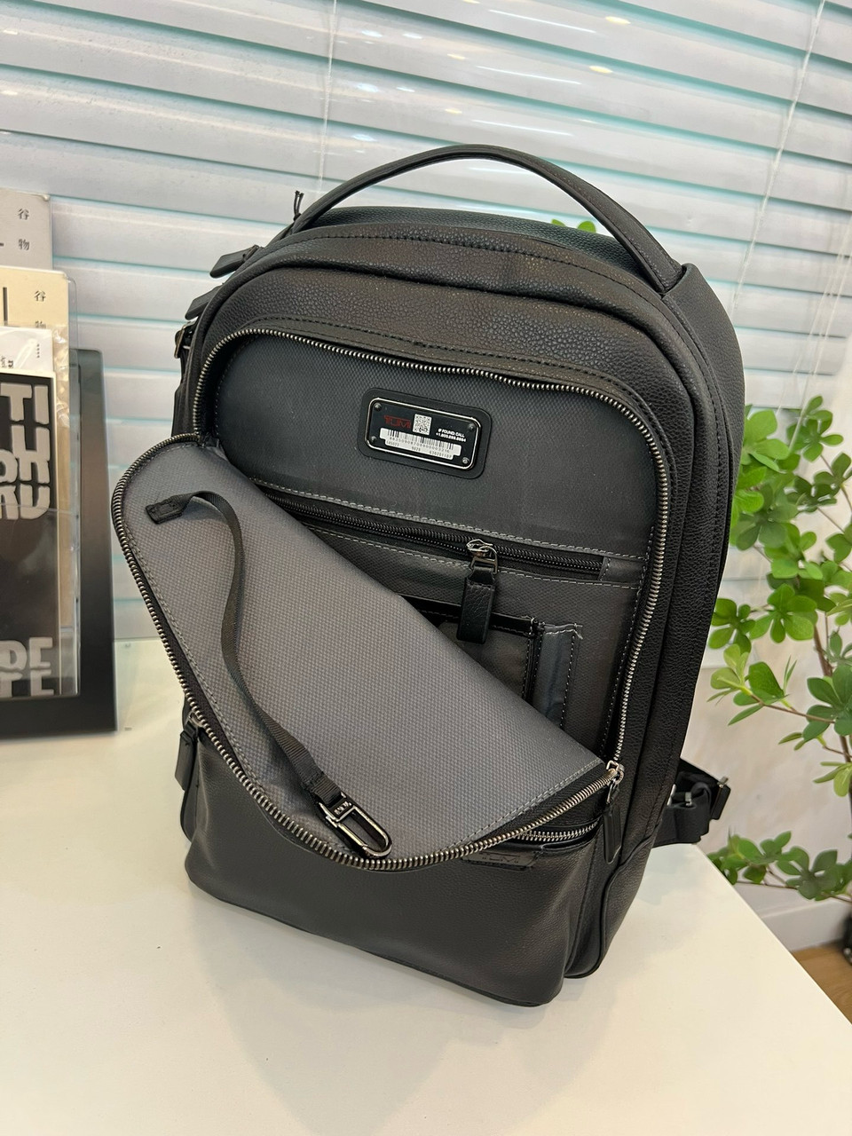 Рюкзак Tumi Bradner черный кожаный - фото 7 - id-p114035808