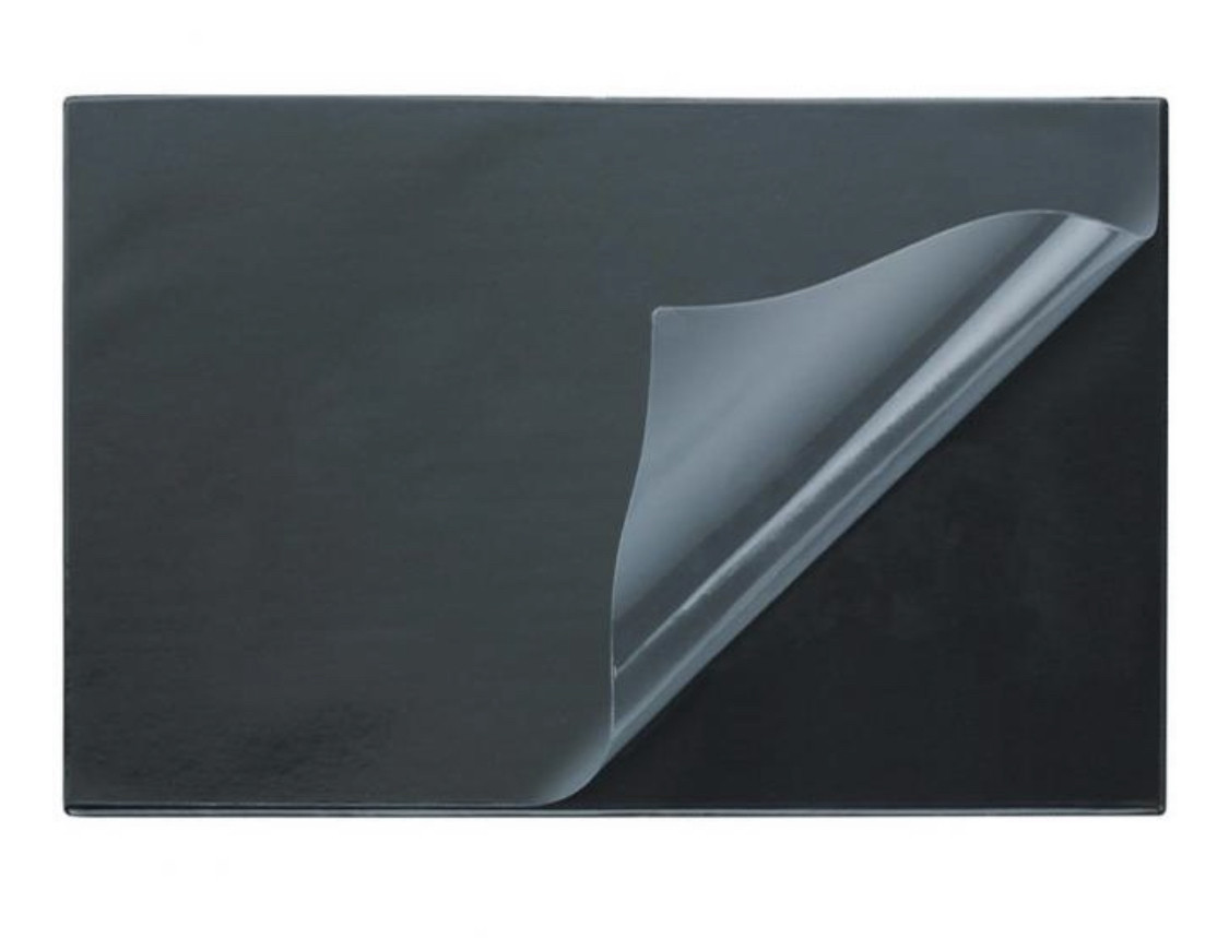 Подложка на стол с прозрачным покрытием 380х590 мм, черный Attache