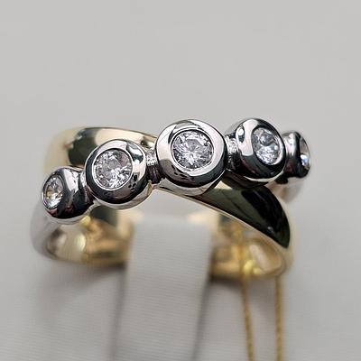 Золотое кольцо с фианитами  ж-б/з 6,23 гр, 585 проба, 19 размер