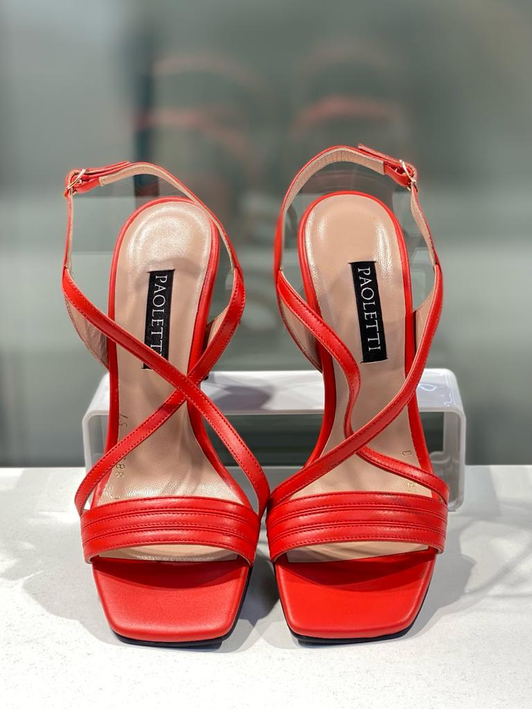Модные босоножки красного цвета. Женская стильная обувь лето 2024. - фото 6 - id-p114385940