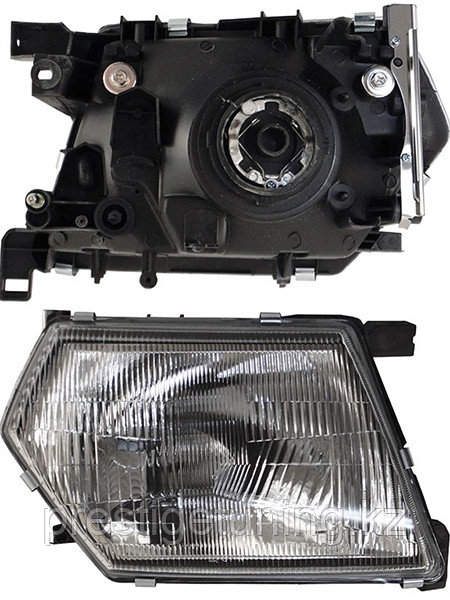 Передняя фара правая (R) на Nissan Patrol Y61 1997-01 (SAT)