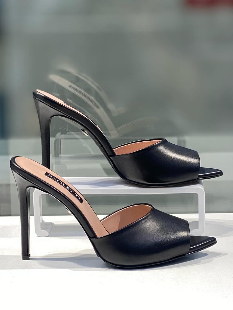 Стильные женские босоножки черного цвета. Женская обувь лето 2024. - фото 4 - id-p114402110