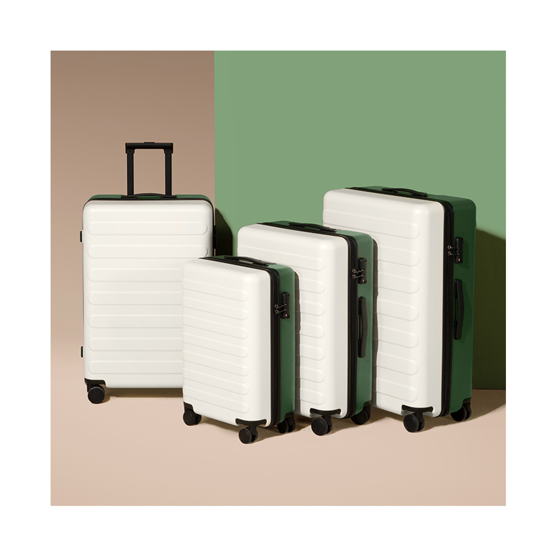 Чемодан NINETYGO Rhine Luggage 28" White+Green 2-017309 6941413222150 - фото 1 - id-p114280477