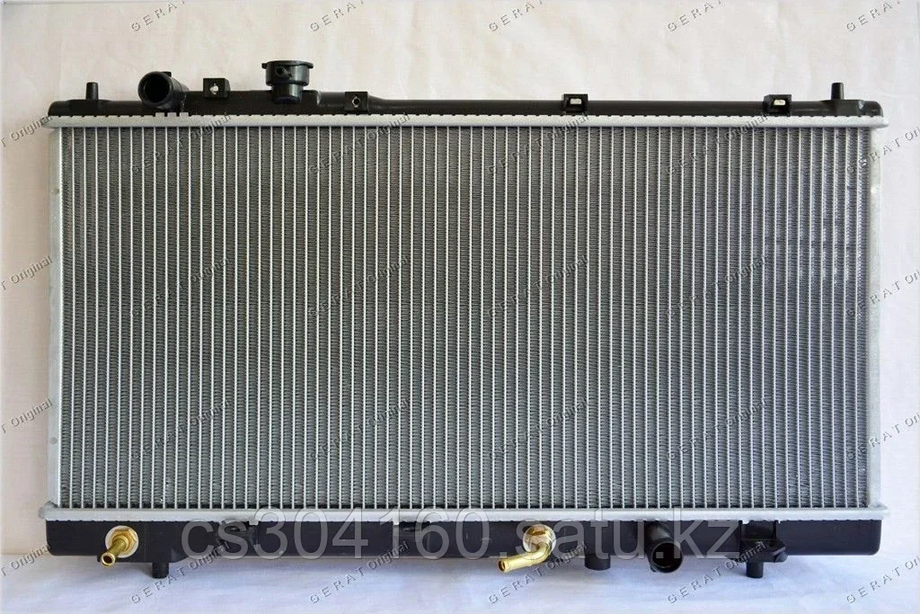 Радиатор  Mazda 323F. III пок. 1998-2004  1.5i / 1.6i / 1.8i Бензин