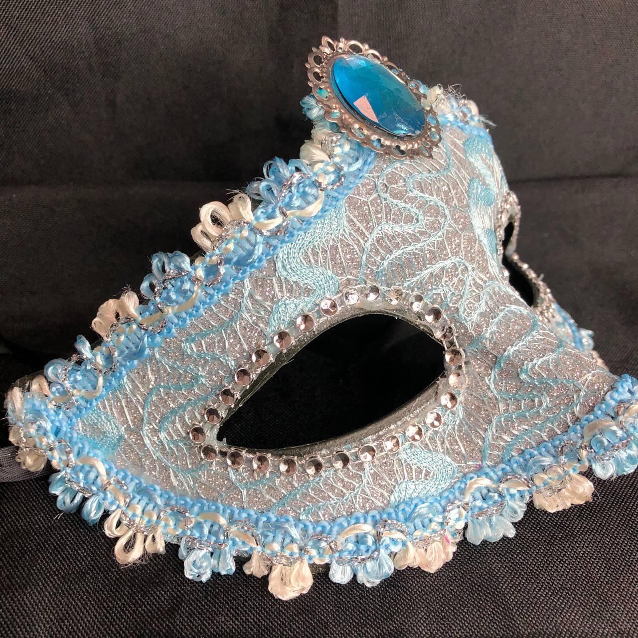 Венецианская маска Коломбина кружевная с брошью голубая - фото 3 - id-p114561056