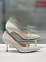 Классические белые женские туфли "Paoletti" в Алматы. Женская обувь новая коллекция обуви.