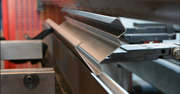 Рубка листового металла гильотиной, Материал: сталь, s= 0,4-45 мм, B= 1,25-2,5 мм, Длина: до 3 м; до 12; до
