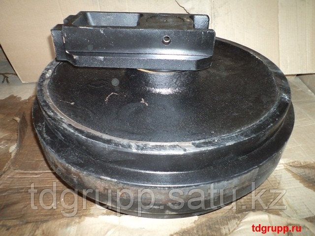 81N6-13010 Натяжное колесо, ленивец Hyundai R210LC-7