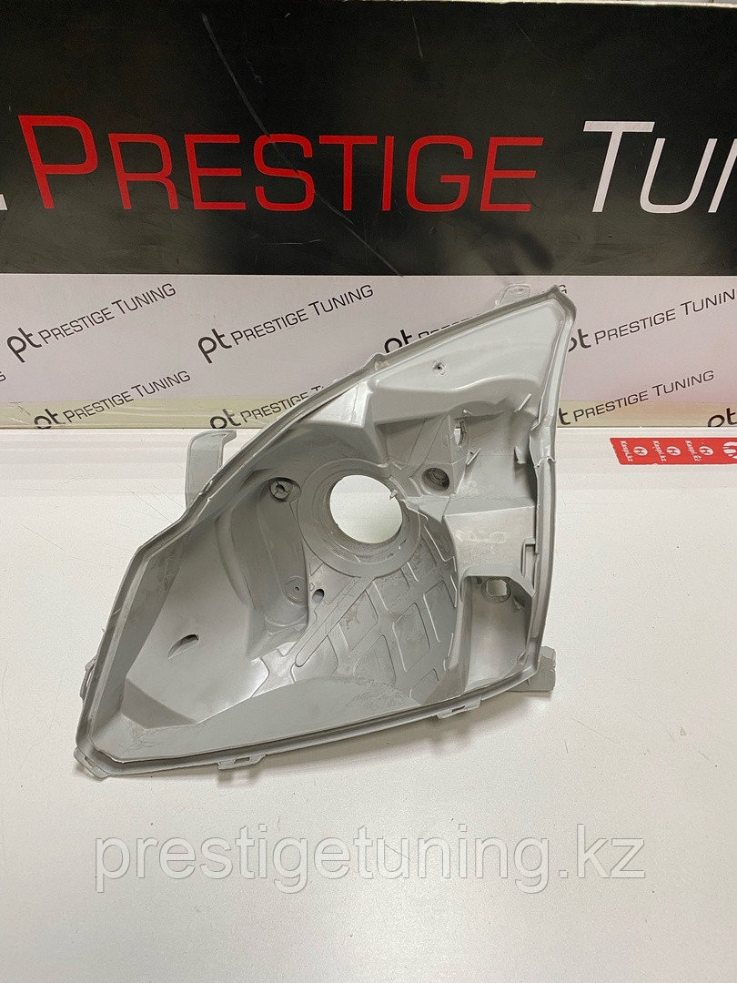 Корпус фары левая (L) на Land Cruiser Prado 120 2003-09 (TGR)