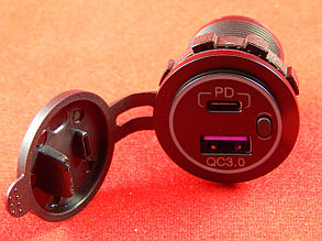 Зарядное устройство в автомобиль QC3.0+PD