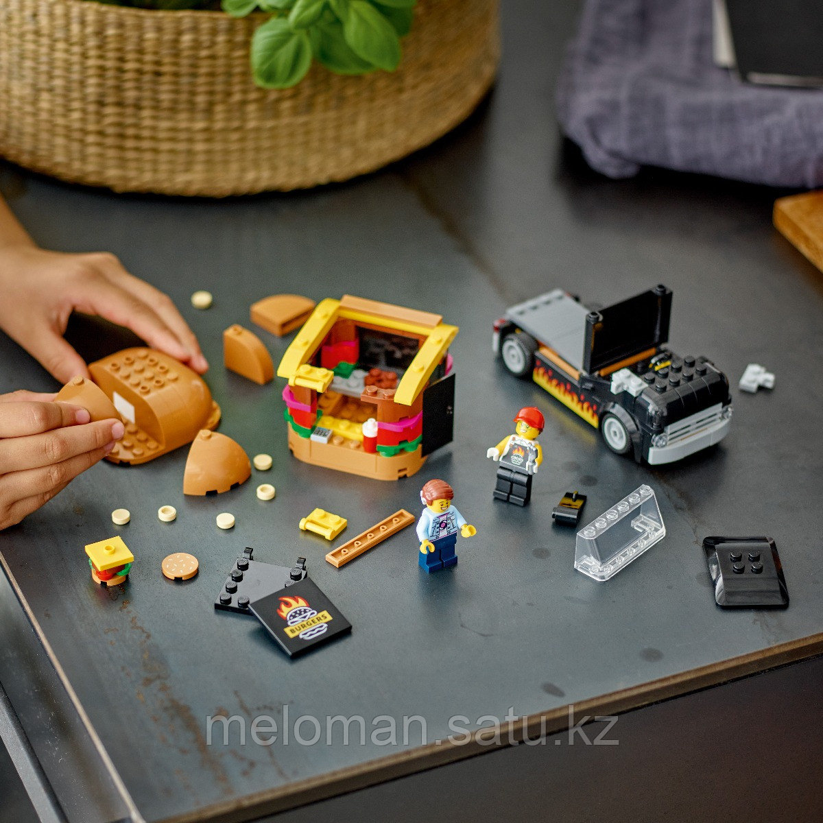 LEGO: Грузовик-бургер CITY 60404 - фото 8 - id-p114078930