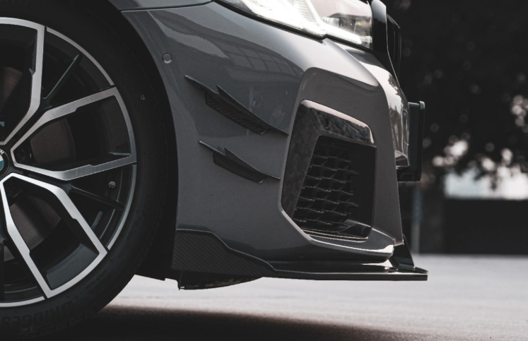 Карбоновые накладки на передний бампер для BMW 5 серии G30 LCI 2020-2024+