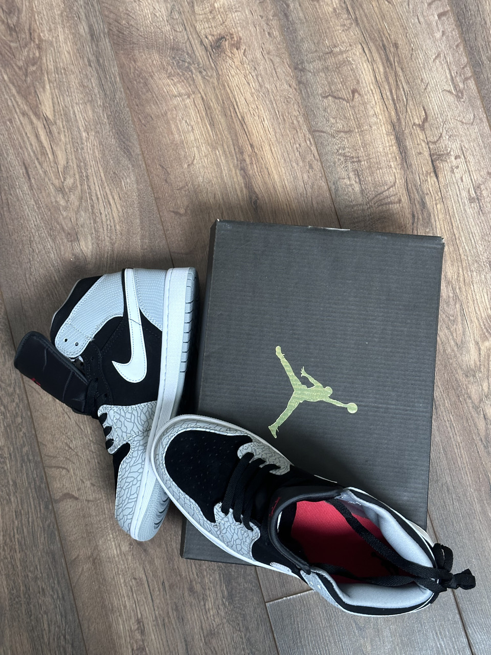 Кроссовки Nike Air Jordan 1 mid - фото 3 - id-p114785401