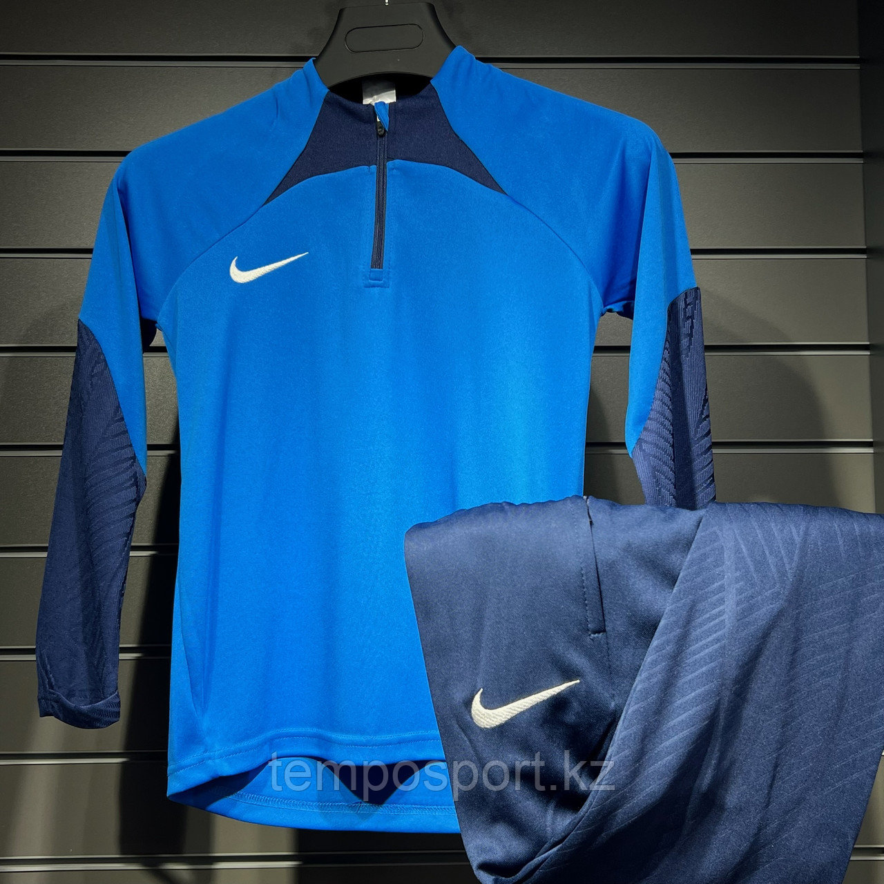Тренировочный костюм Nike детский (голубой / темно синий) - фото 2 - id-p114225942