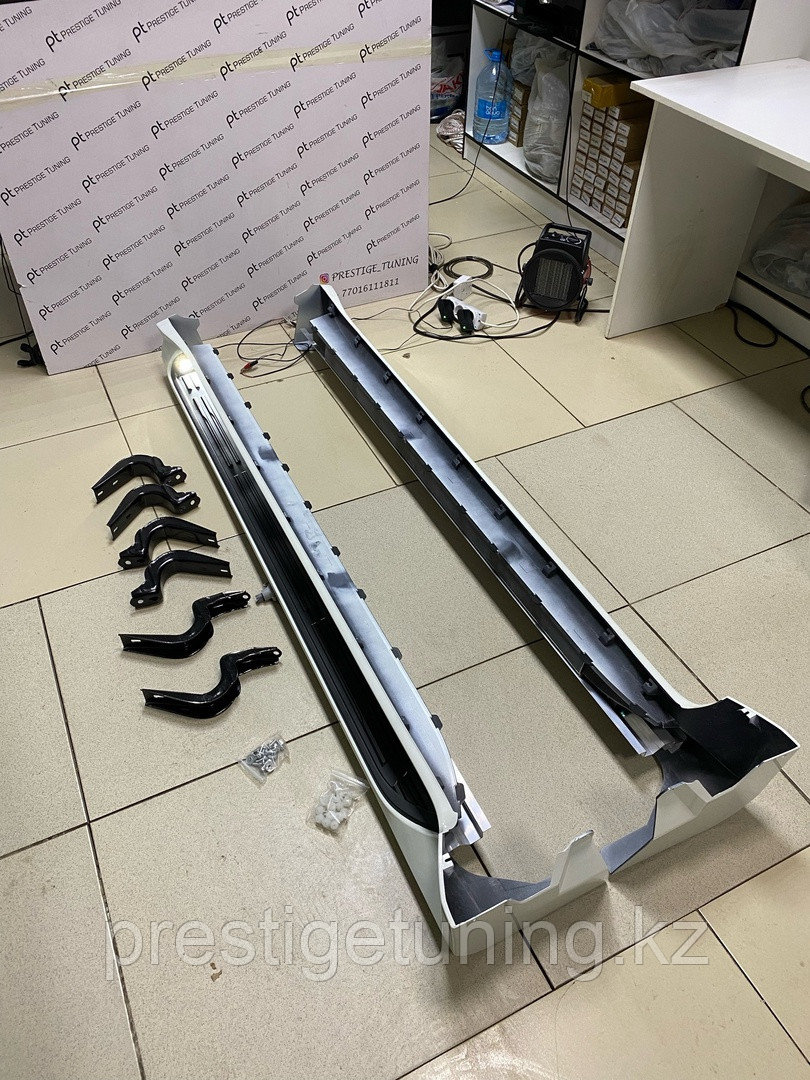 Подножки на Land Cruiser Prado 120 2003-09 дизайн LC200 (Белый цвет ...