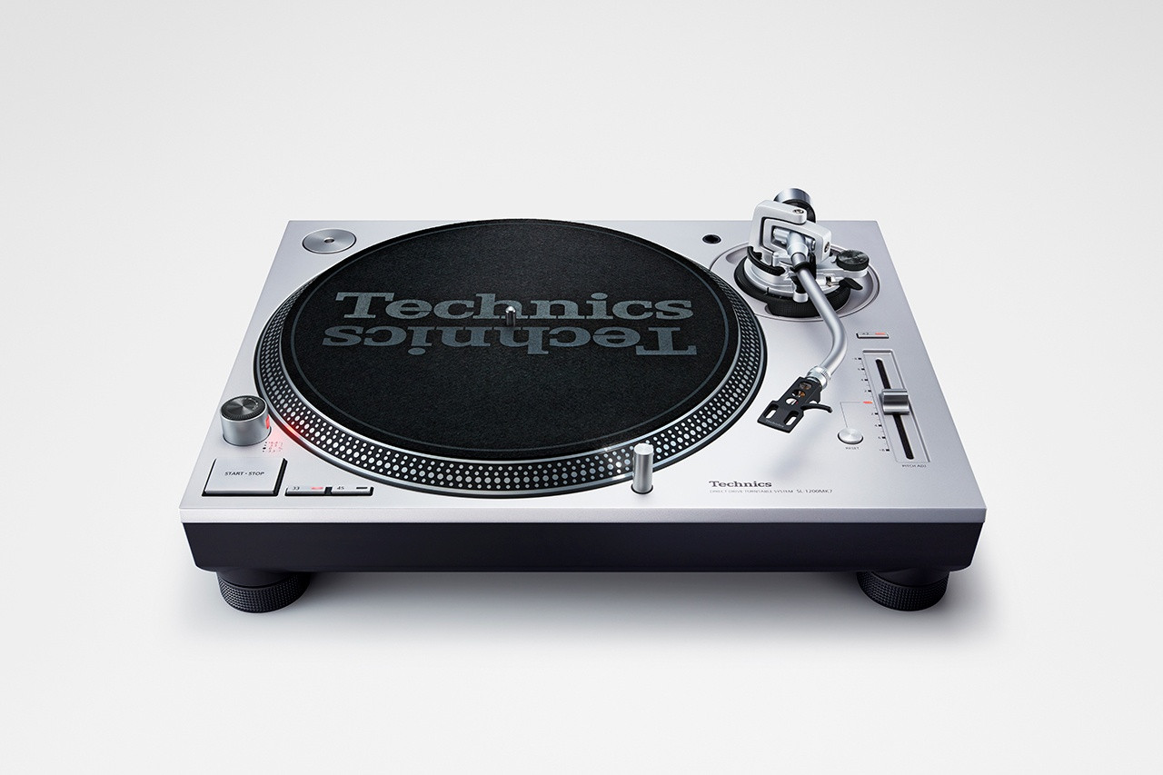 Виниловый проигрыватель Technics SL-1200MK7EG серебро - фото 1 - id-p114883628