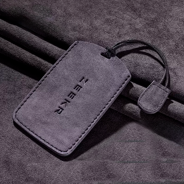 Чехол, картхолдер, кожух для NFC ключа на Zeekr (Серый с веревкой) - фото 1 - id-p114936412