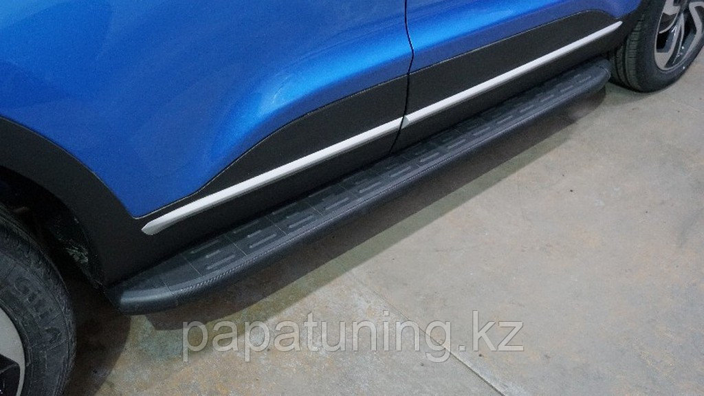 Пороги алюминиевые с пластиковой накладкой (карбон черные) 1720 мм ТСС для Kaiyi X3 pro 2023- - фото 1 - id-p114937038