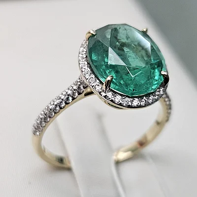 Золотое кольцо с фианитами ж/з 3,93гр, 585 проба, 18,5 размер