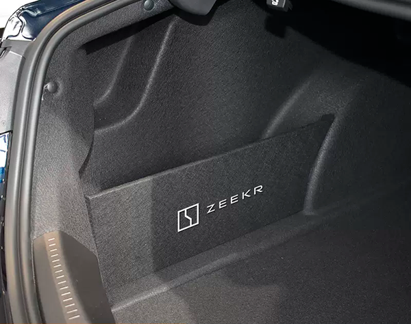 Боковая перегородка в багажник для авто Zeekr 001