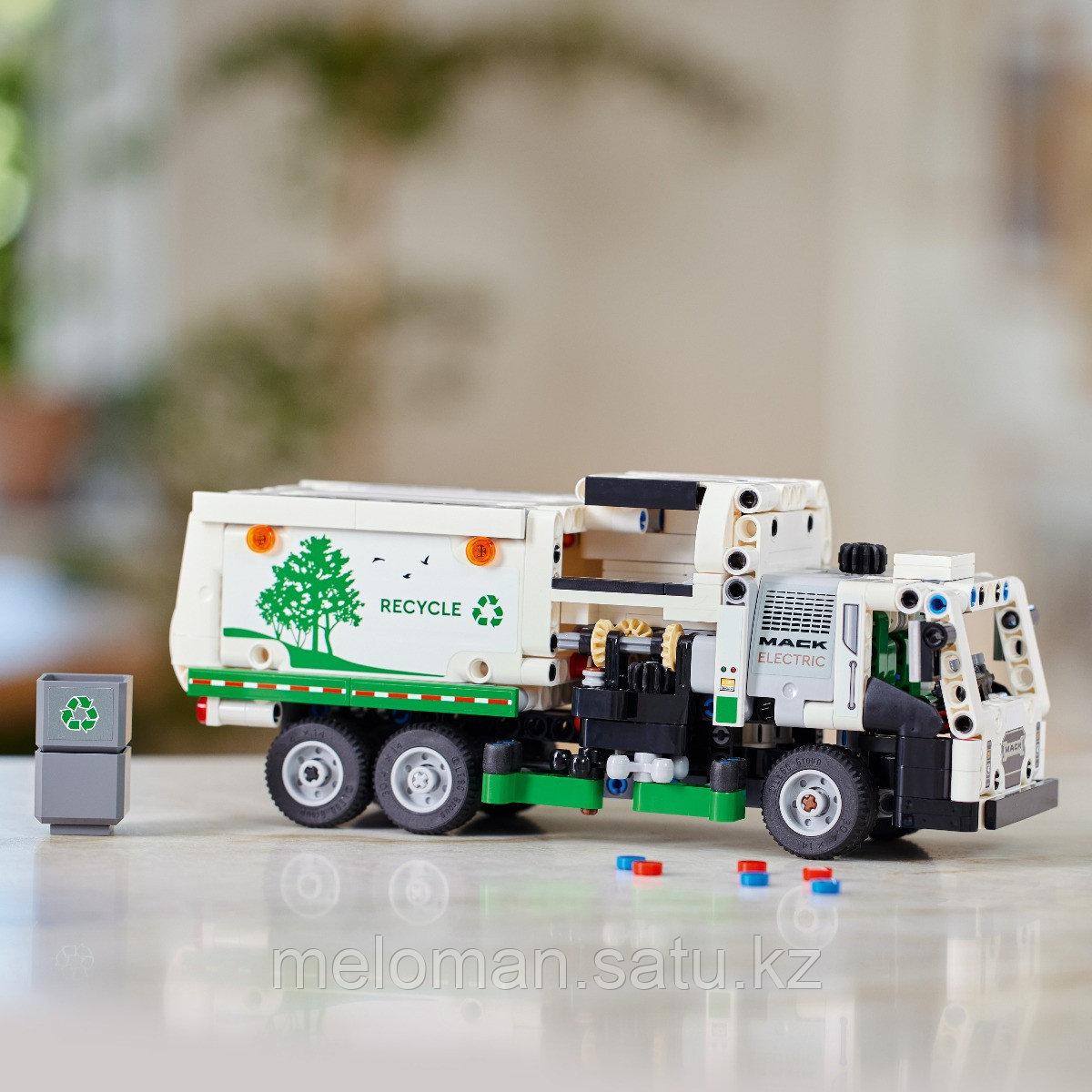LEGO: Электрический мусоровоз Mack LR Technic 42167 - фото 2 - id-p114078907