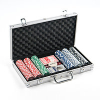 Покер в металлическом кейсе (2 колоды, фишки 300 шт с/номиналом, 5 кубиков), 21 х 39.5 см