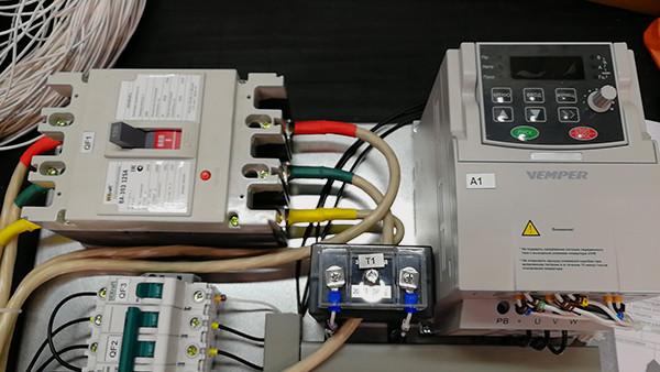 Ремонт электрической части промышленного оборудования, частотных преобразователей, приборов и т.д. - фото 1 - id-p115121352