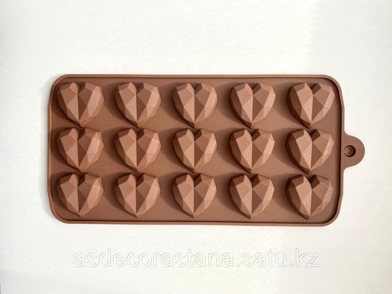Форма силиконовая для шоколада "Граненные сердца мини" 15 ячеек