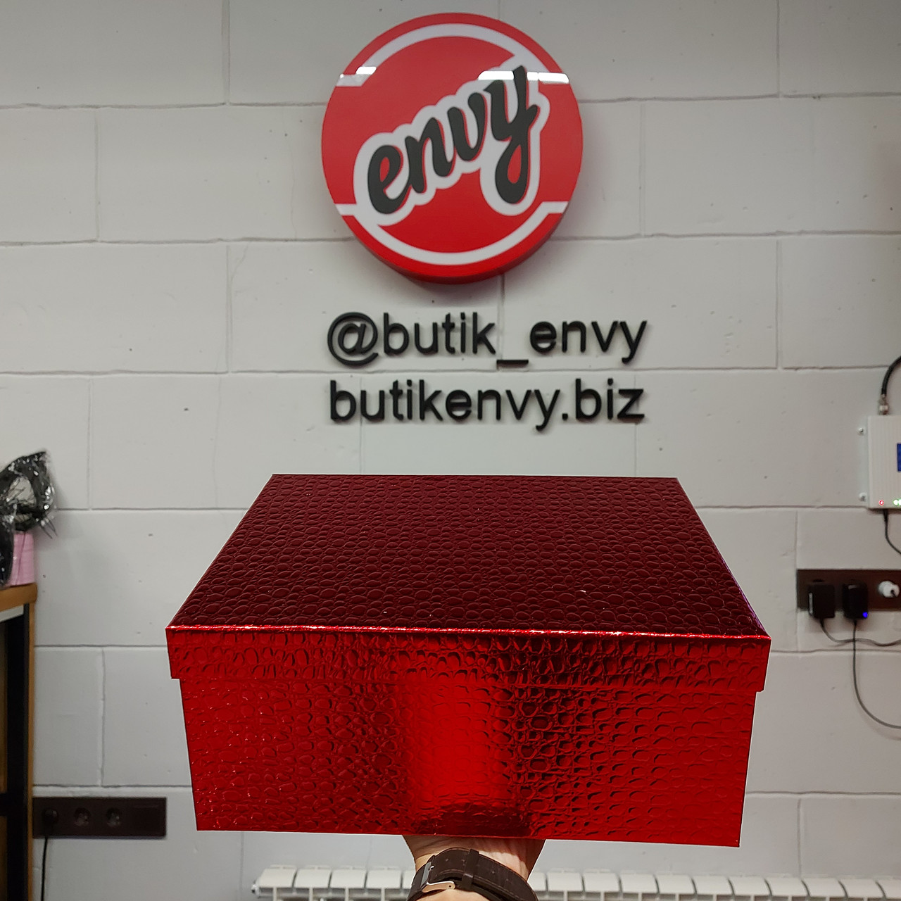 Шикарная Подарочная Коробка со съемной крышкой. Размер 28x21x12,5 см. Красная Коробочка., фото 1