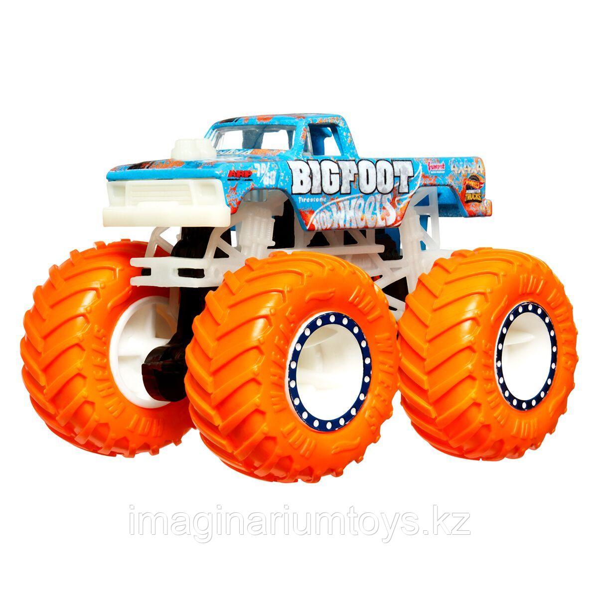 Hot Wheels Монстр-трак светящийся в темноте Big Foot