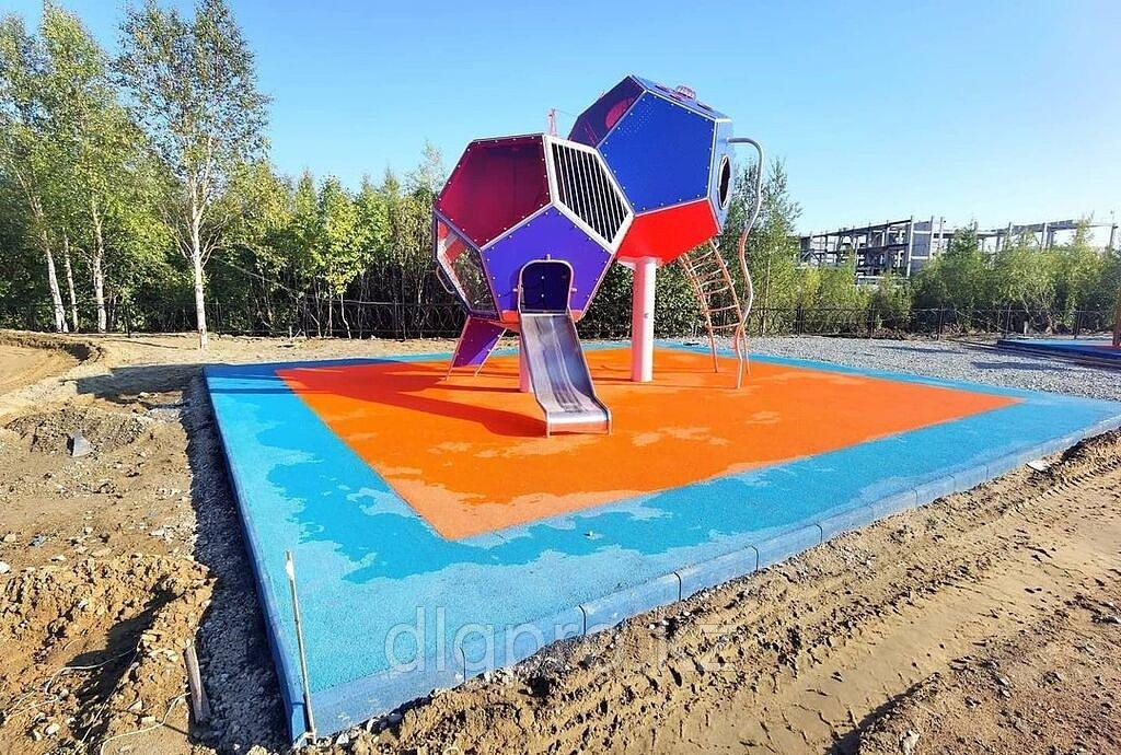 Космическая станция  M