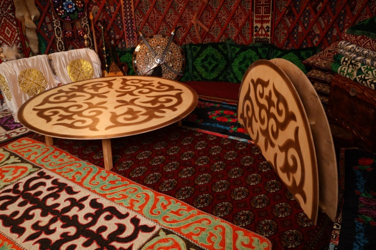 Национальный казахский круглый стол - фото 2 - id-p115263700