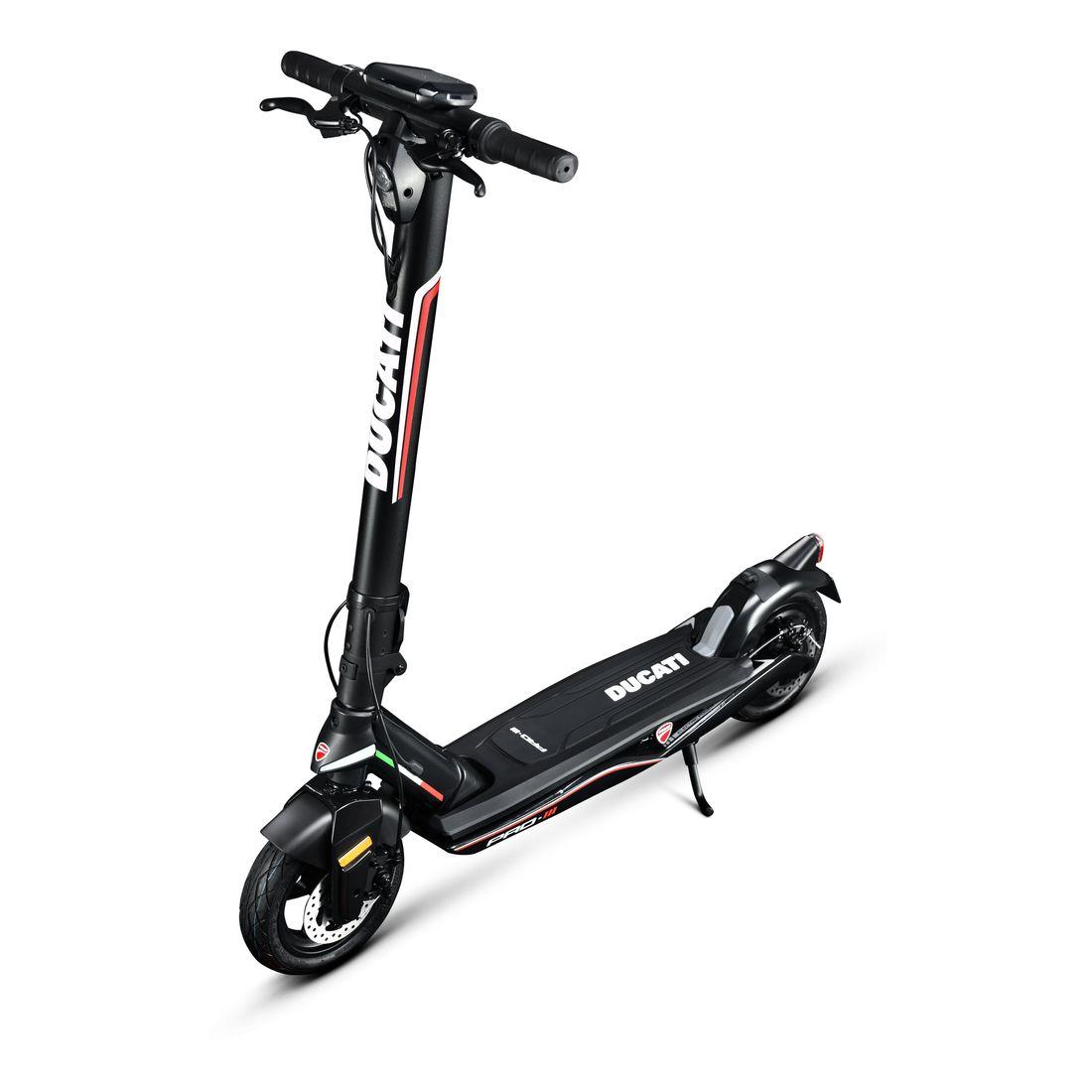 Ducati Pro-III Electric Scooters with Turn Signal - фото 1 - id-p115278977