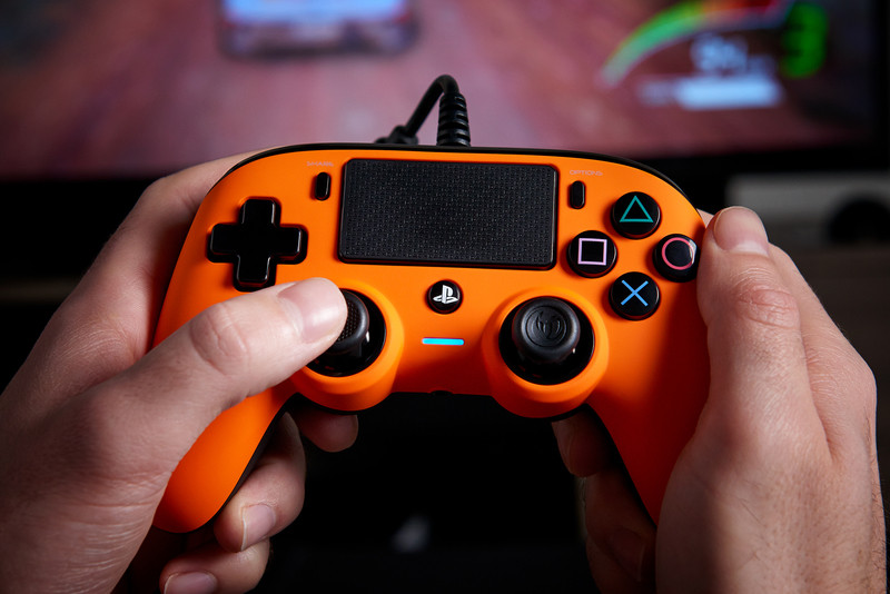 Nacon Wired Compact Controller Orange for PS4 - фото 6 - id-p115279213